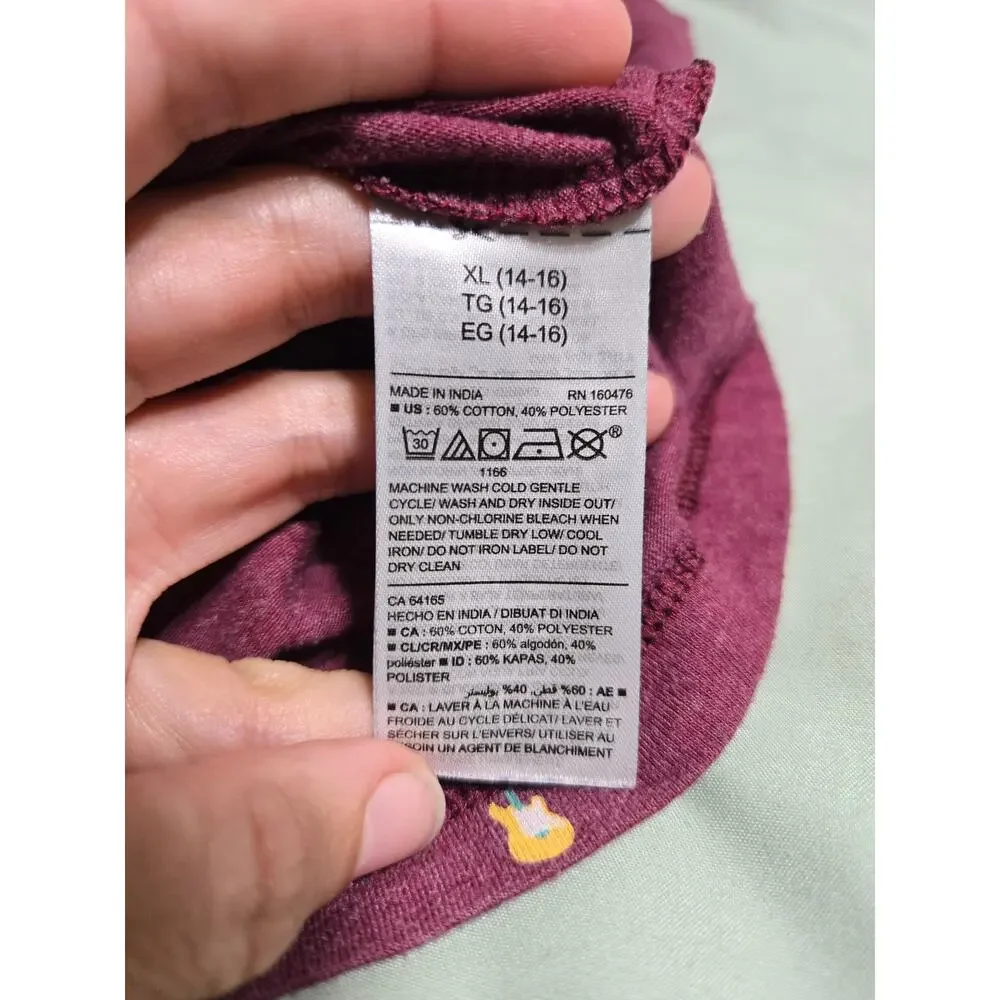Old navy xl 14-16 youth maroon graphic tshirt